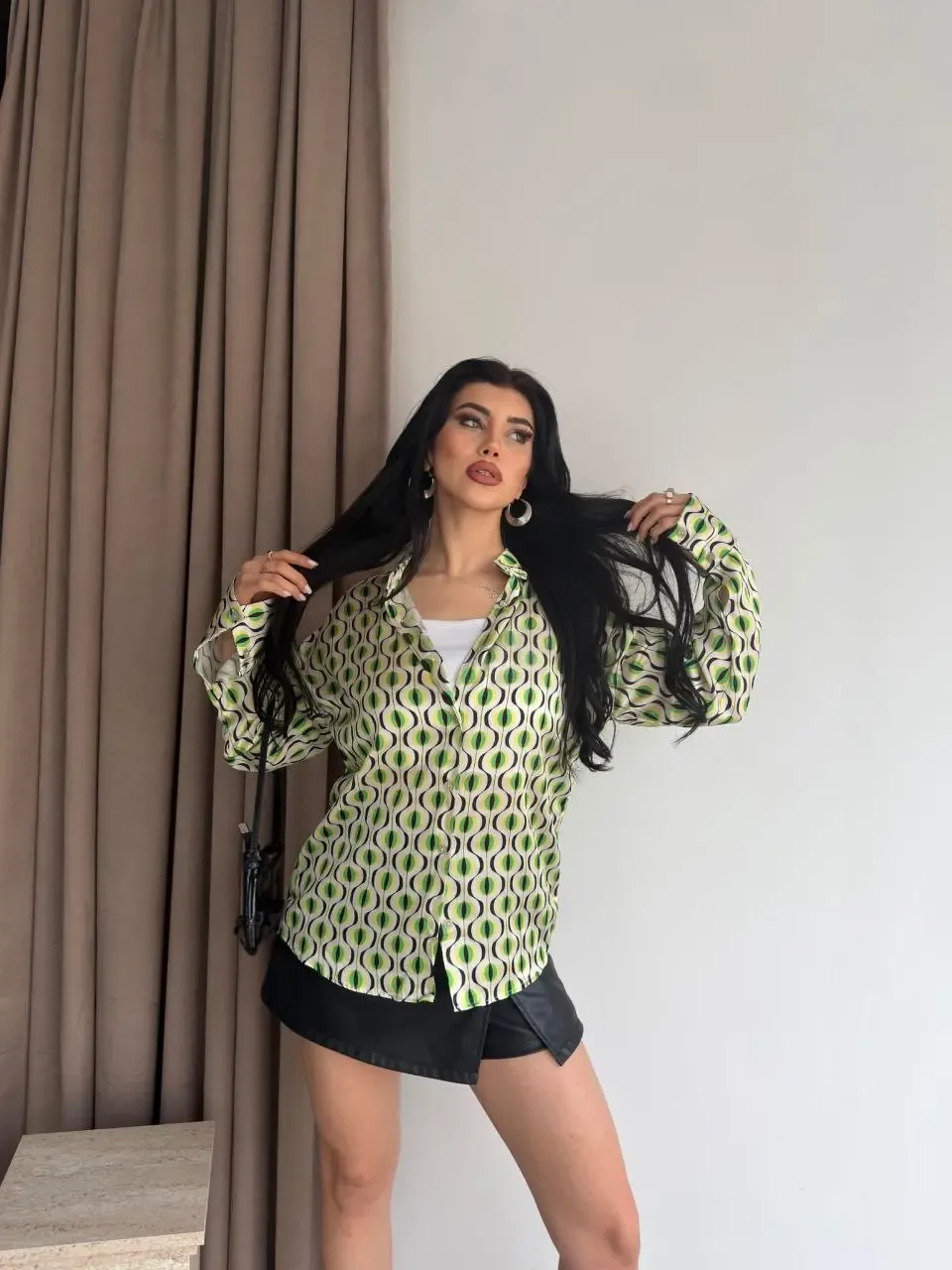 Kadın Yeşil Desenli Saten Gömlek