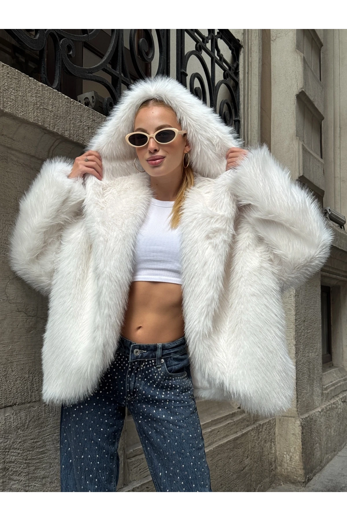 Kapşonlu Kürk Ceket Beyaz