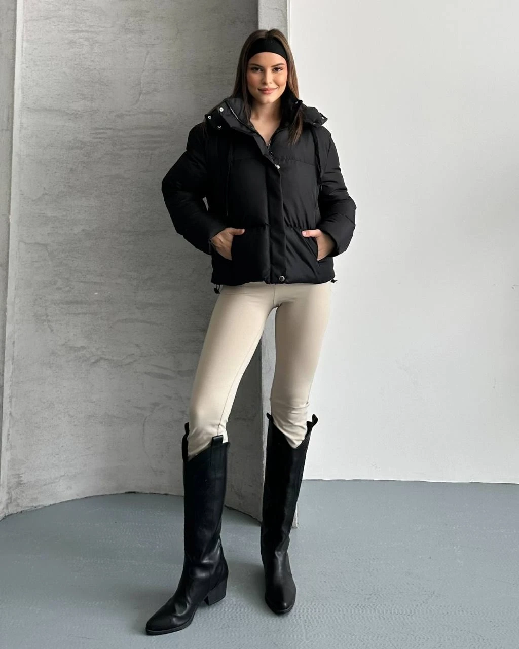 Kapşonlu Yaka Bağcıklı Micro Şişme Mont