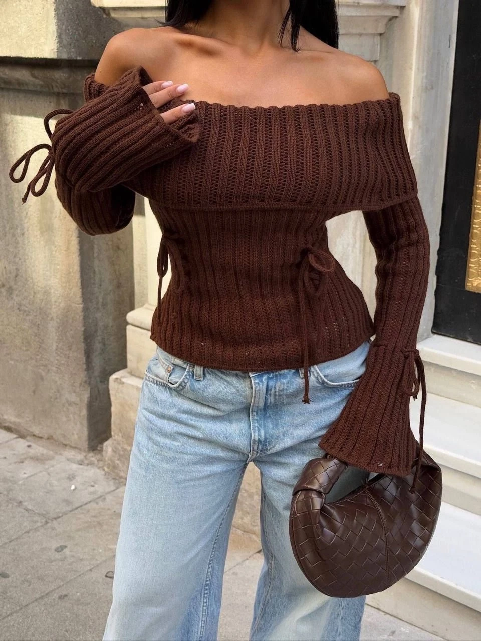 Kol Detay Madonna Yaka Triko Bluz Kahverengi