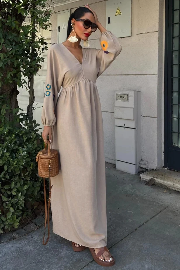 Kolları Çiçek Nakışlı Salaş Keten Elbise Bej