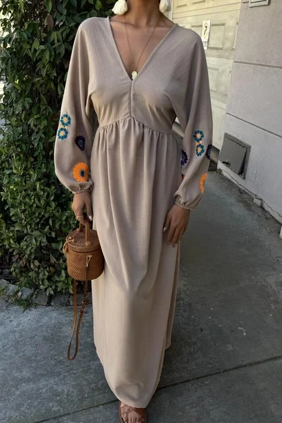 Kolları Çiçek Nakışlı Salaş Keten Elbise Bej