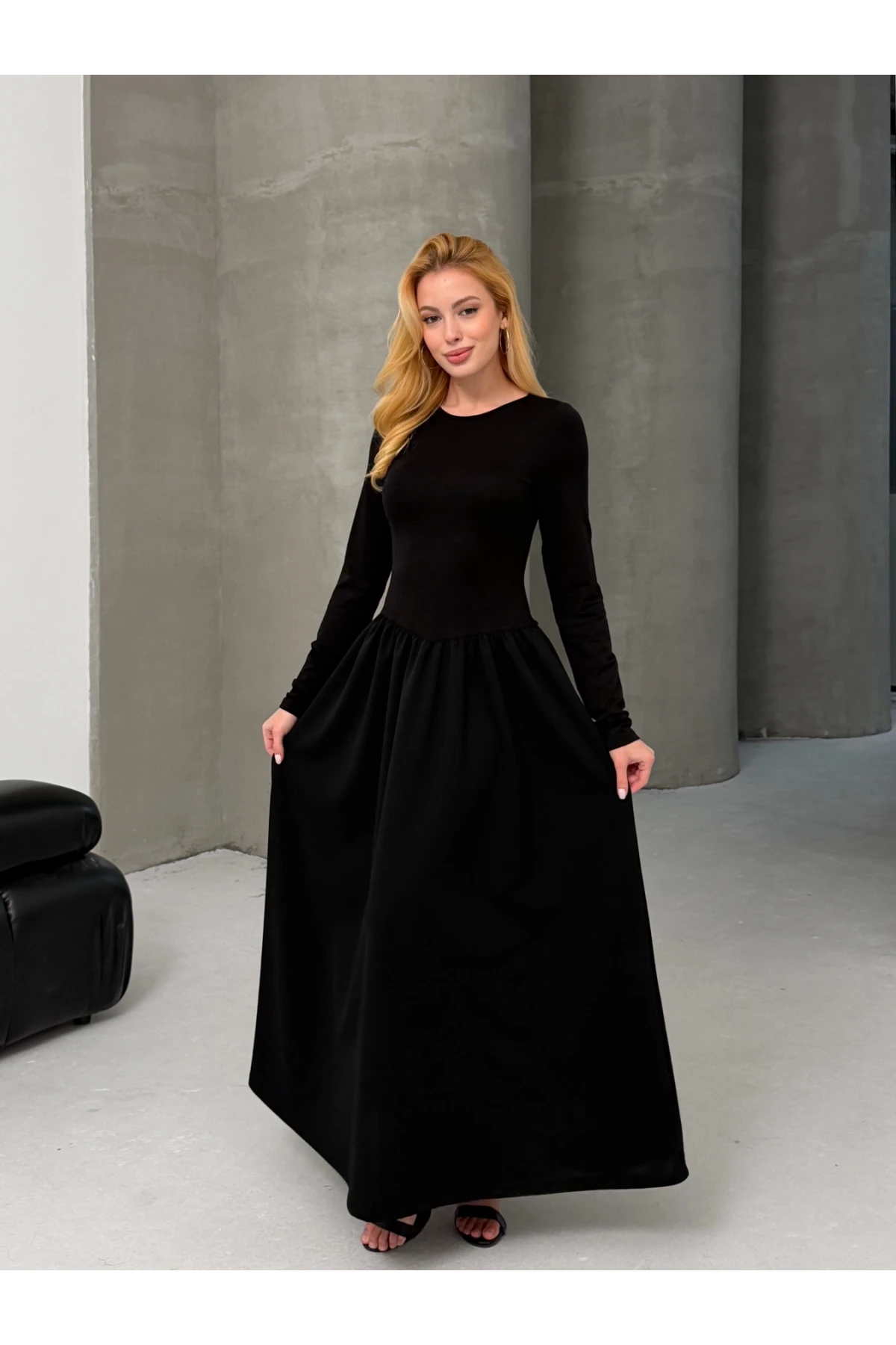 Maxi Boy Etek Kısmı Dokuma Poplin Kloş Üst Kısmı Esnek Viskon Siyah Elbise