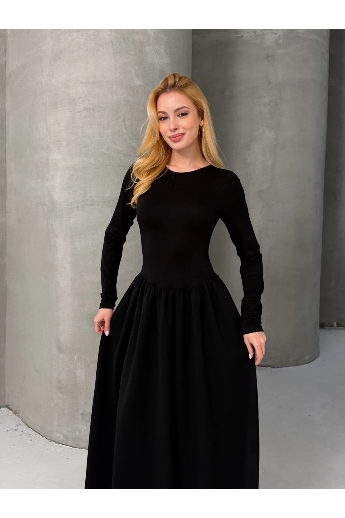 Maxi Boy Etek Kısmı Dokuma Poplin Kloş Üst Kısmı Esnek Viskon Siyah Elbise