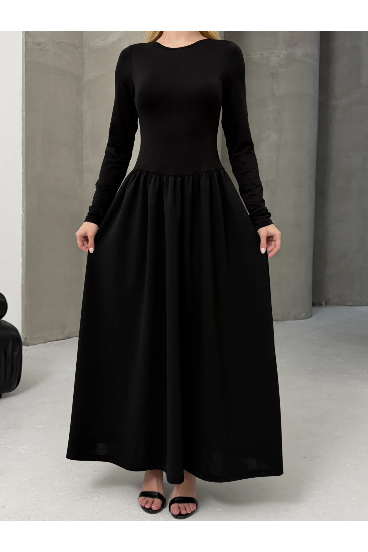 Maxi Boy Etek Kısmı Dokuma Poplin Kloş Üst Kısmı Esnek Viskon Siyah Elbise