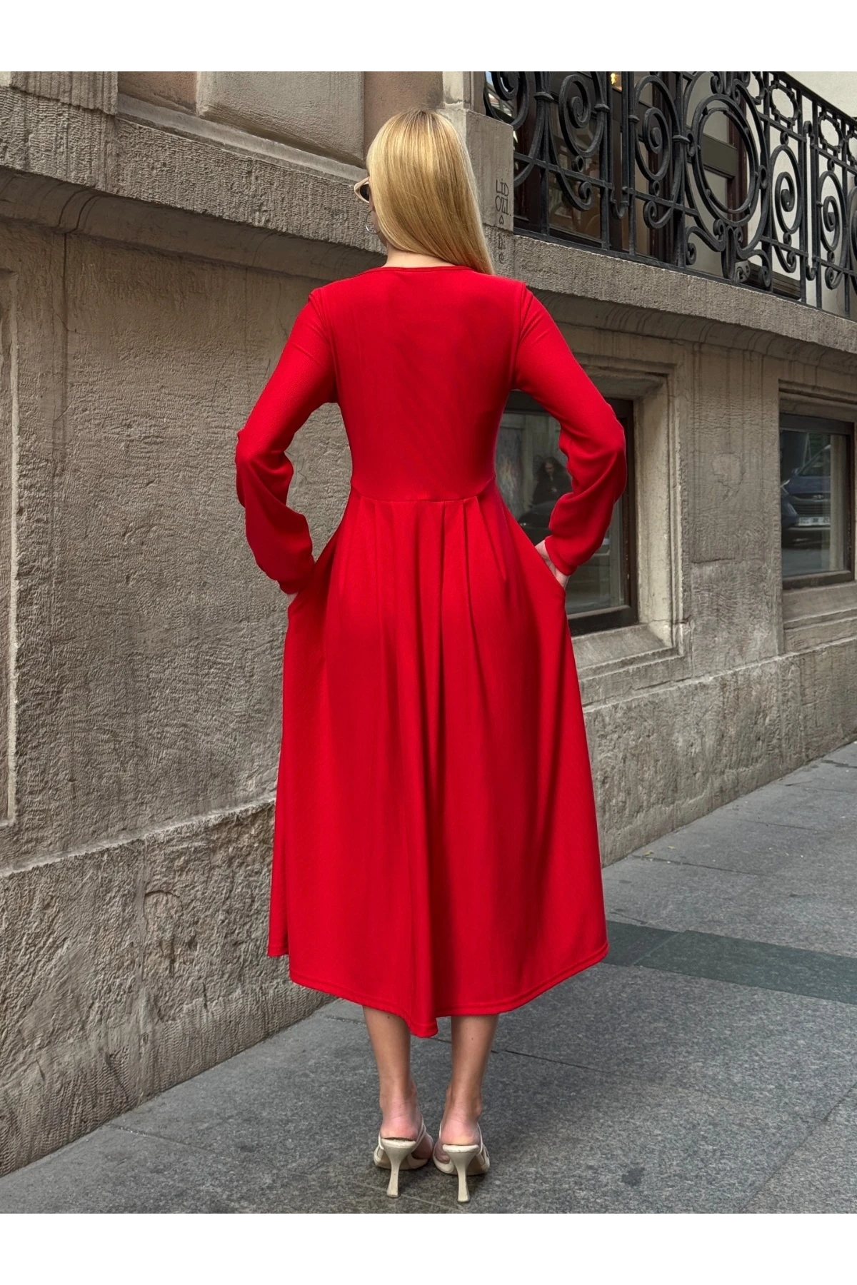 Ottoman Kumaş Düğme Detay Elbise Kırmızı