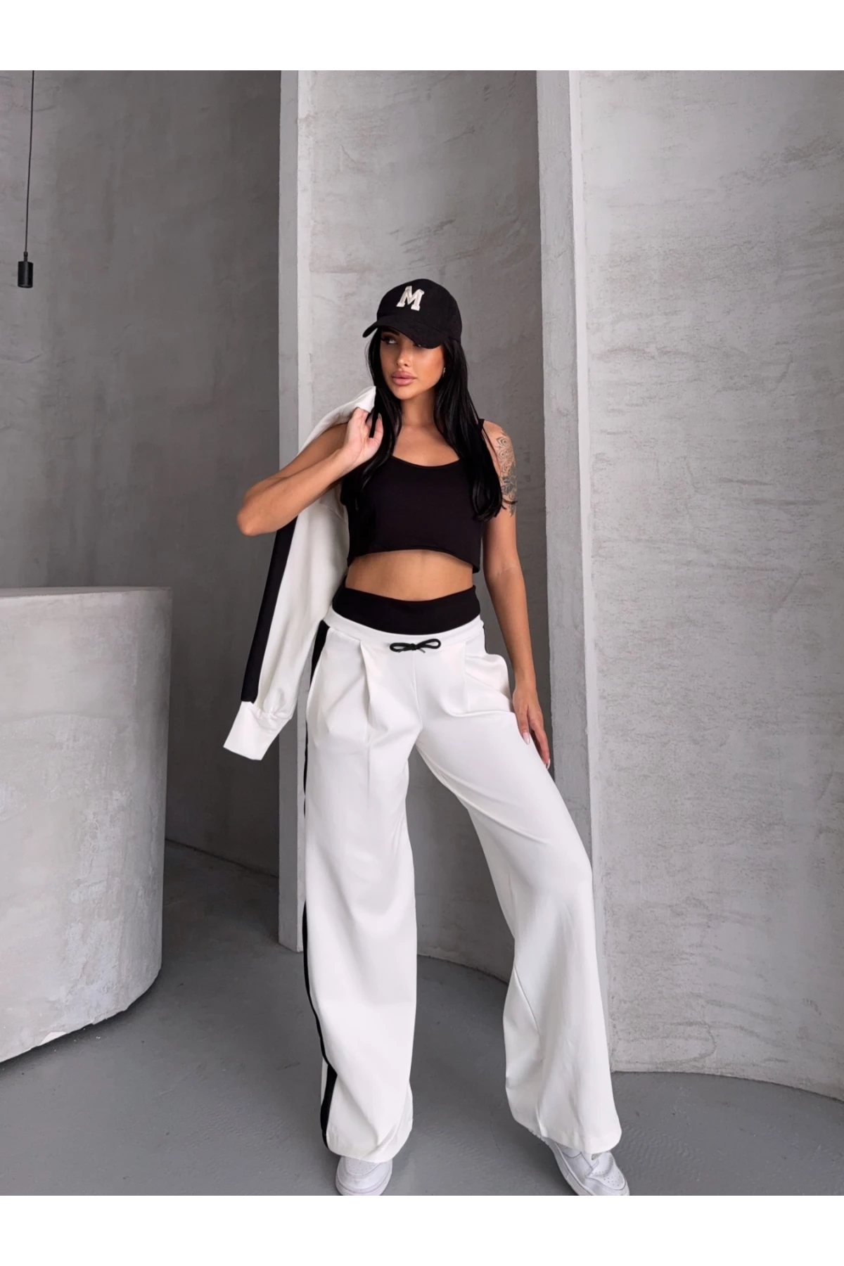 Oysh Kumaş Bel Lastikli Alt Üst Crop Üçlü Takım Beyaz