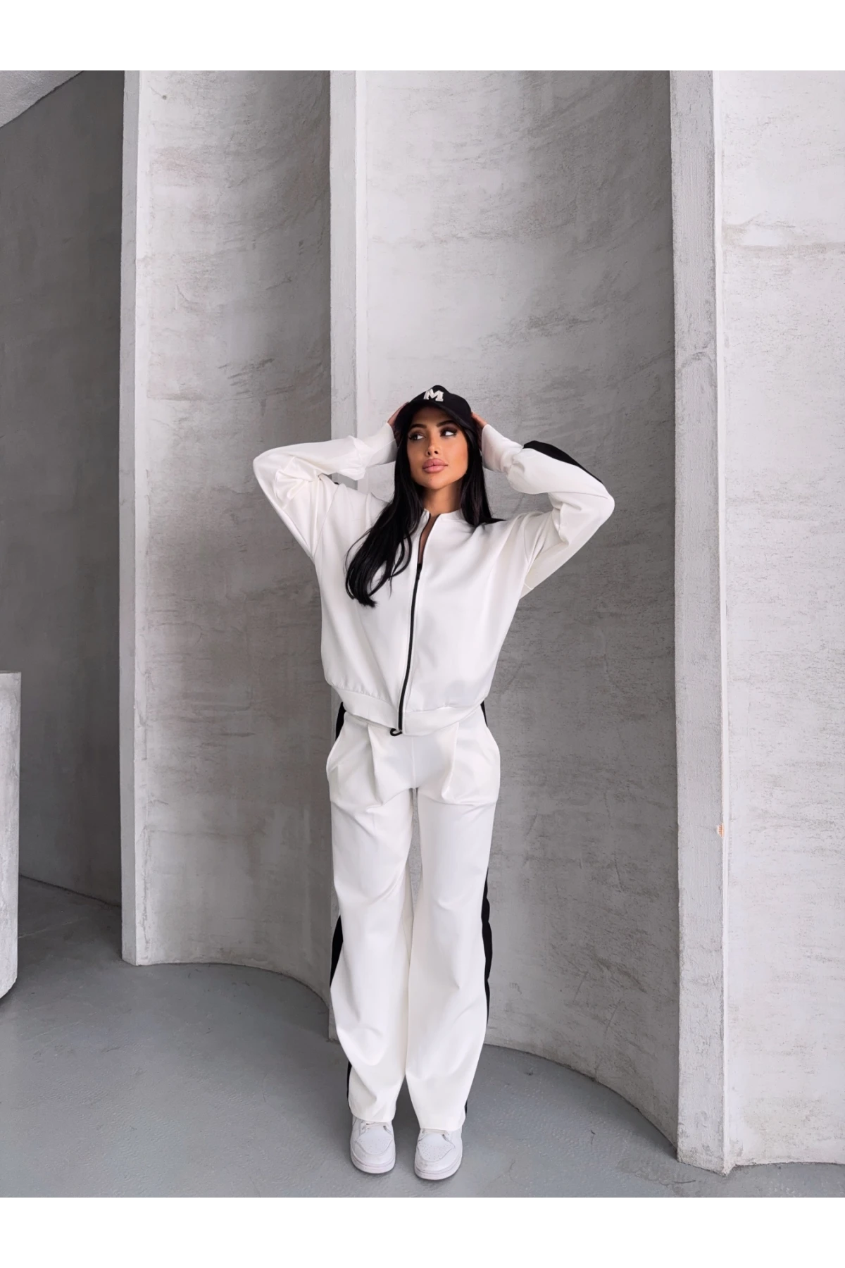 Oysh Kumaş Bel Lastikli Alt Üst Crop Üçlü Takım Beyaz