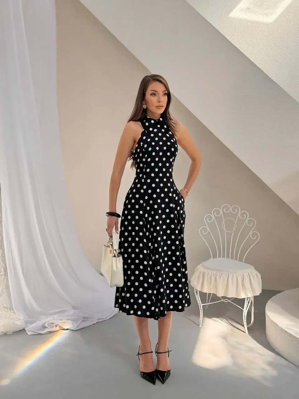 Puantiye Desen Sırt Detay Midi Boy Elbise Siyah