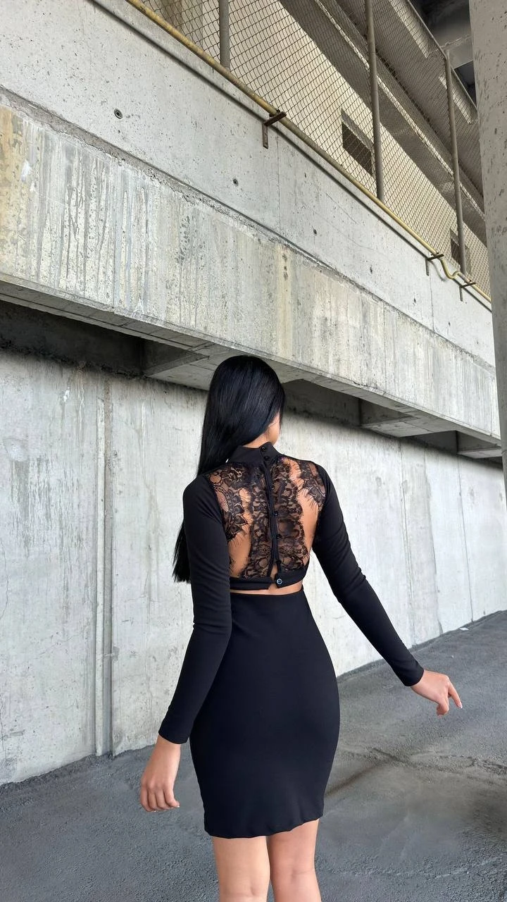 Suyolu Dantel Detaylı Sırt Dekolte Mini Elbise