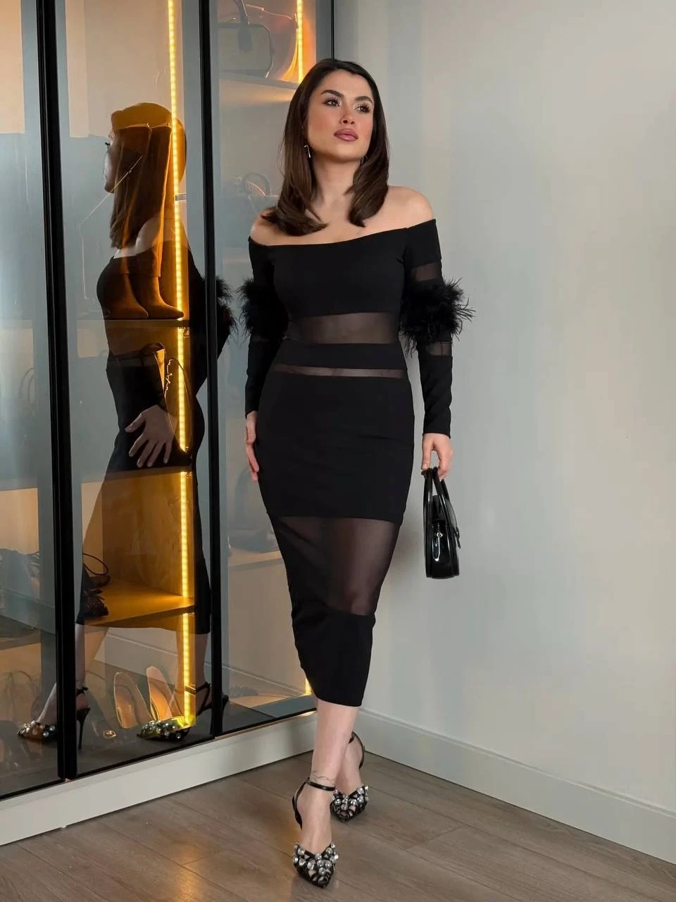 Tüy Detaylı Full Likralı Midi Boy Elbise