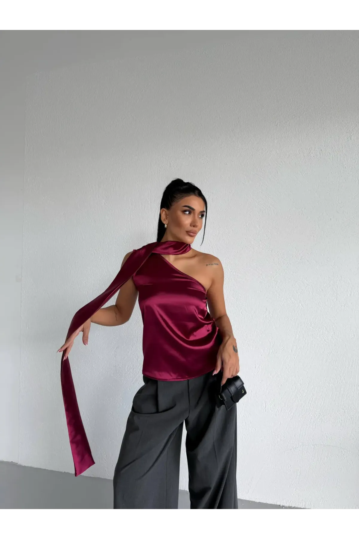 Yaka Detay Saten Bluz Bordo