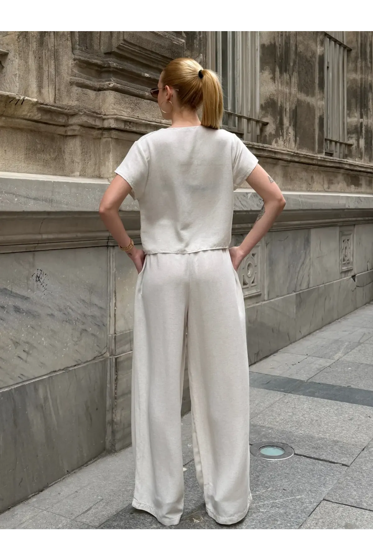 Yarım Kol Boncuk Düğmeli Keten Takım