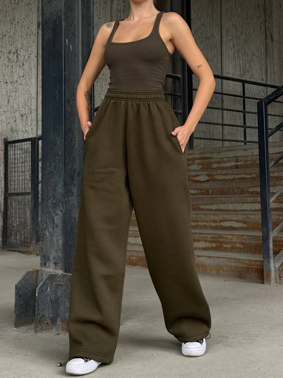 Yüsek Bel Cepli Paça Detay Haki Eşofman Altı