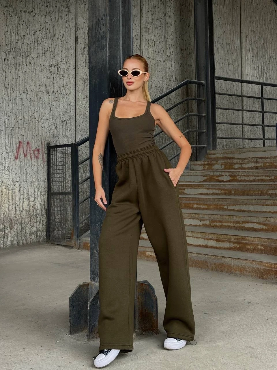 Yüsek Bel Cepli Paça Detay Haki Eşofman Altı