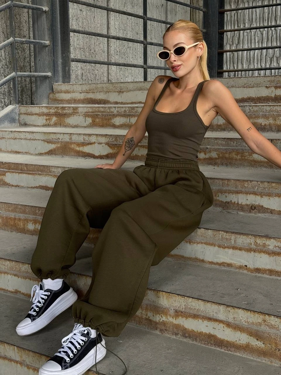 Yüsek Bel Cepli Paça Detay Haki Eşofman Altı