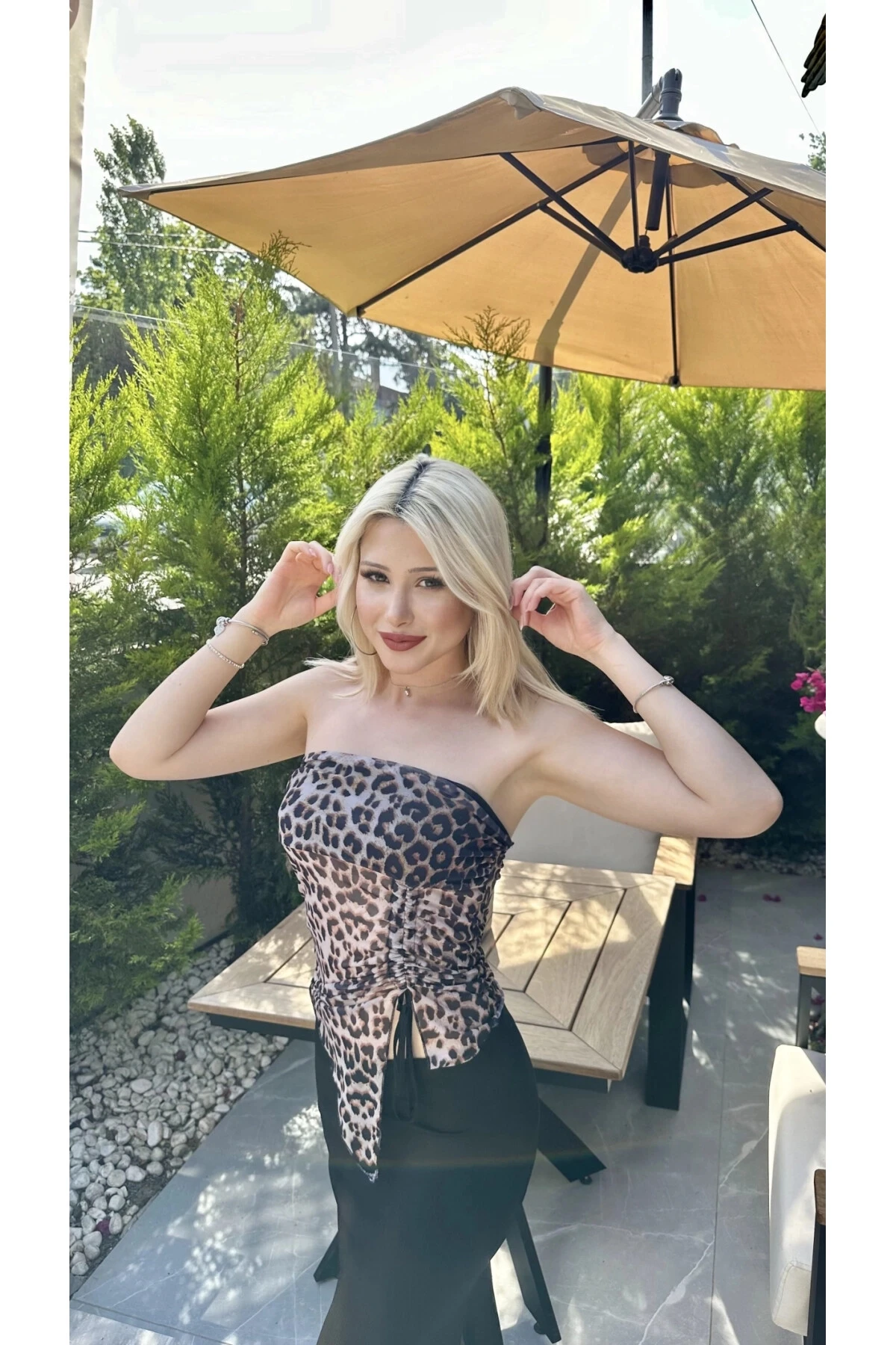 Zechka Kadın Kahverengi Transparan Straplez Tül Crop Bluz