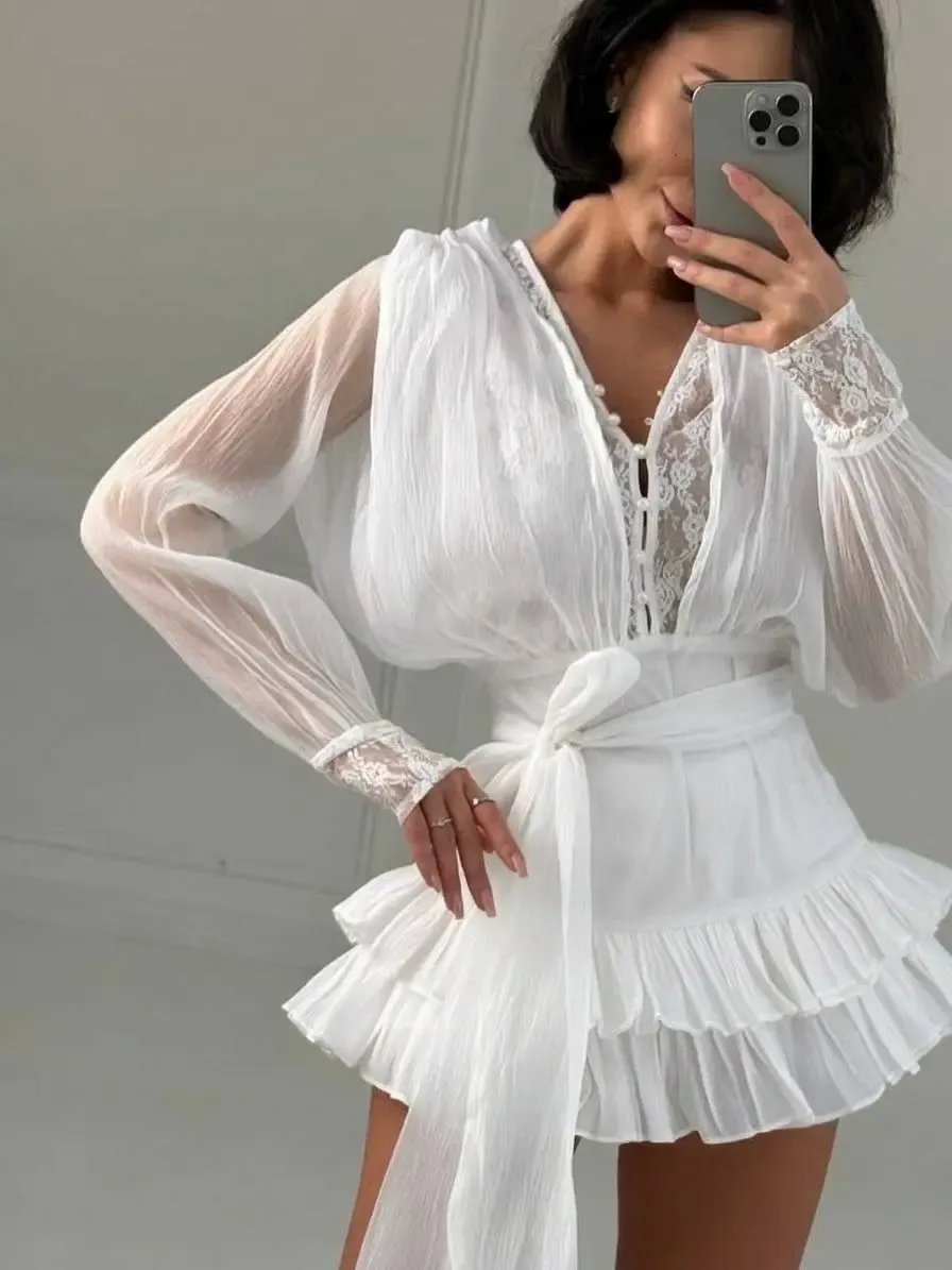 Beyaz Dantel Detaylı Organze Mini Elbise