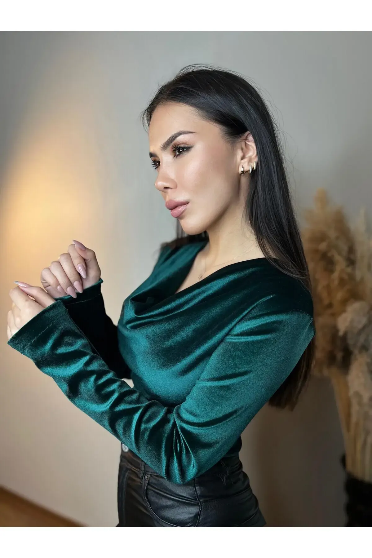 Degaje Yaka Çıtçıtlı Kadife Bodysuit-0116-snmbdyYeşil
