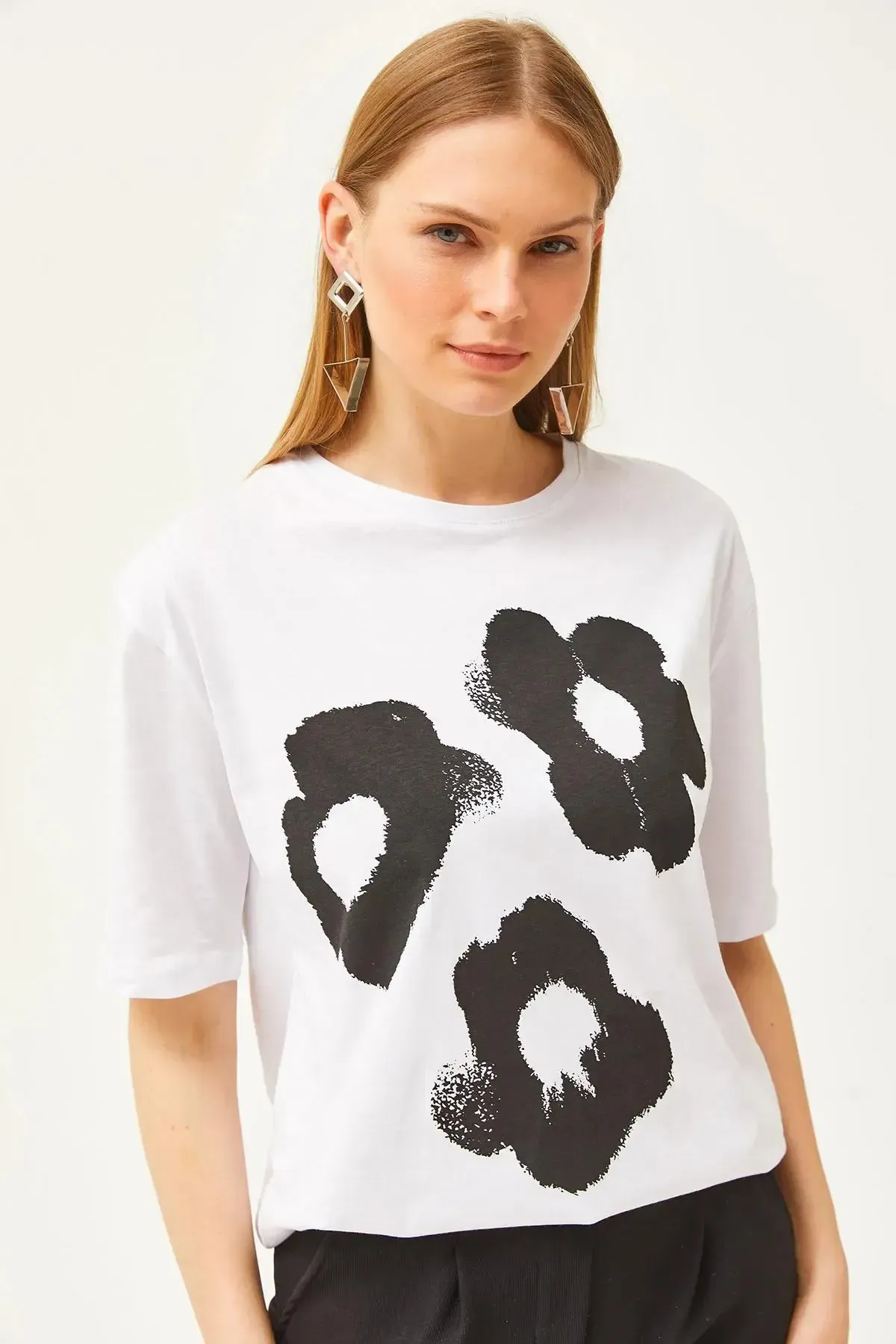 Papatya Baskılı Rahat Kalıp T-Shirt-cln1033-byz
