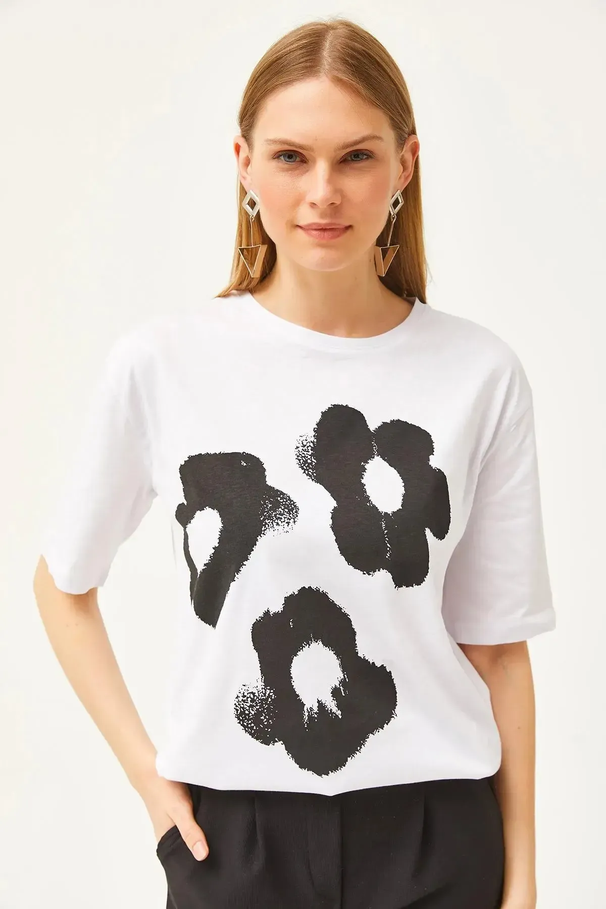 Papatya Baskılı Rahat Kalıp T-Shirt-cln1033-byz