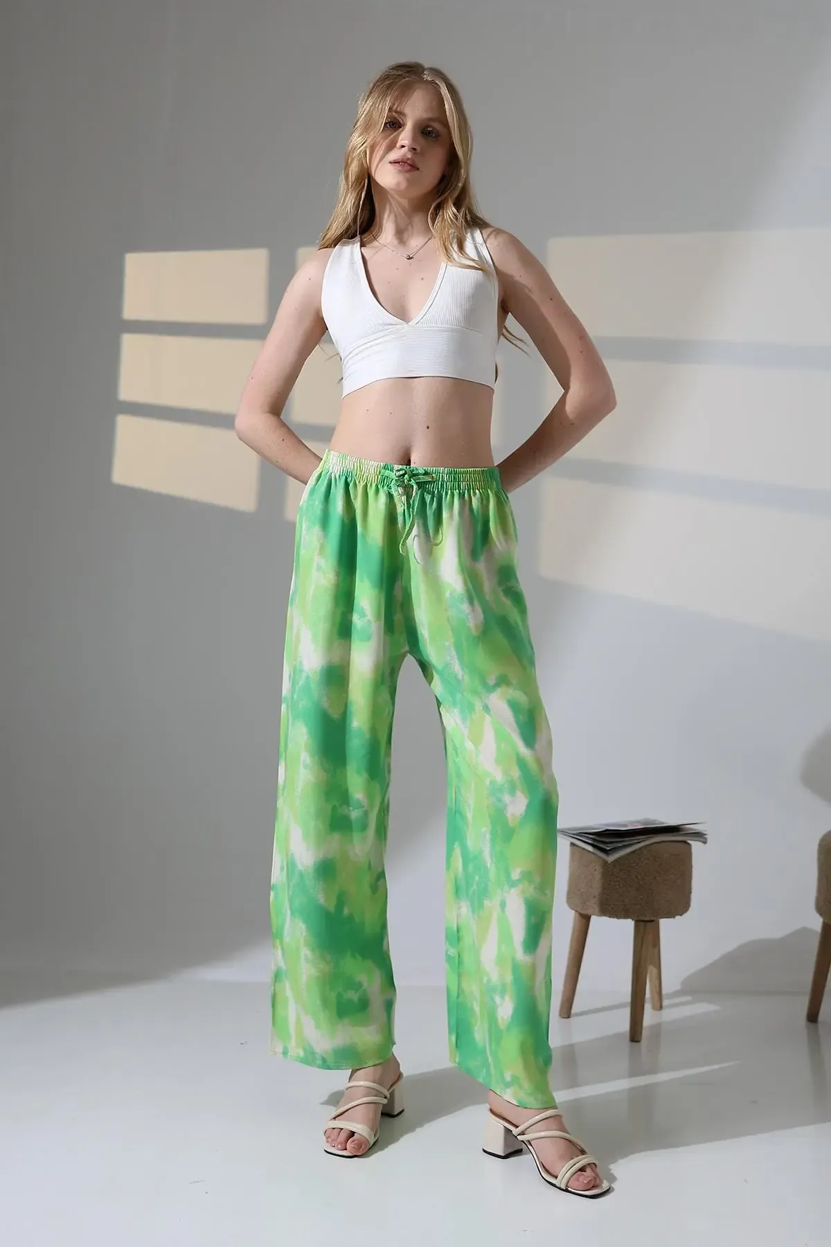 Viskon Bol Paça Yeşil Desenli Pantalon-ccyz2025pnt-ftkysl