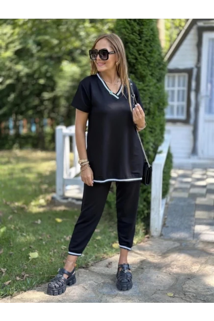Kısa Kollu V Yakalı Iki Iplik Bluz Ve PantolonTakım