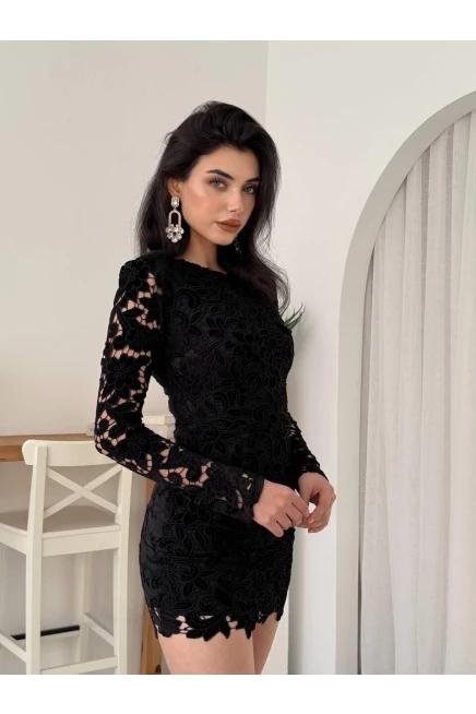 Çiçek Detaylı Siyah Elbise