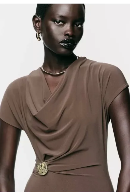 Drape Detaylı Akseuarlı Elbise Kahve