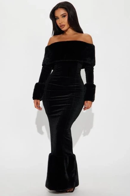 Kadife Kumaş Kürk Detaylı Maxi Elbise Siyah