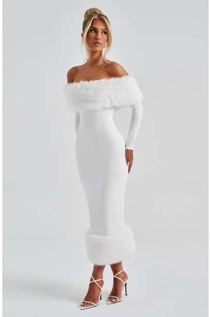 Modal Kumaş Kürk Detaylı Maxi Elbise Beyaz