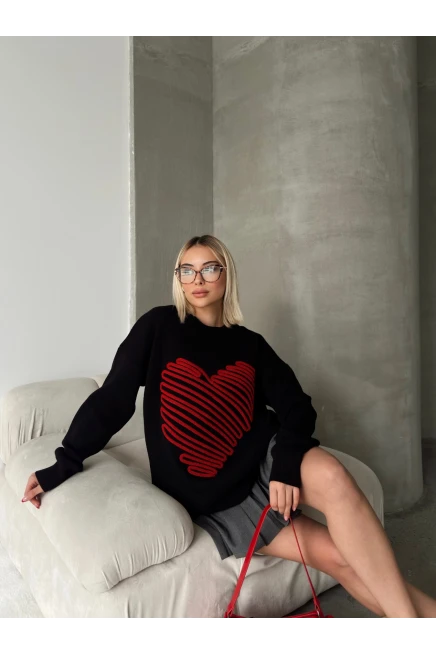 Siyah Kabartma Büyük Kalpli Triko Kazak