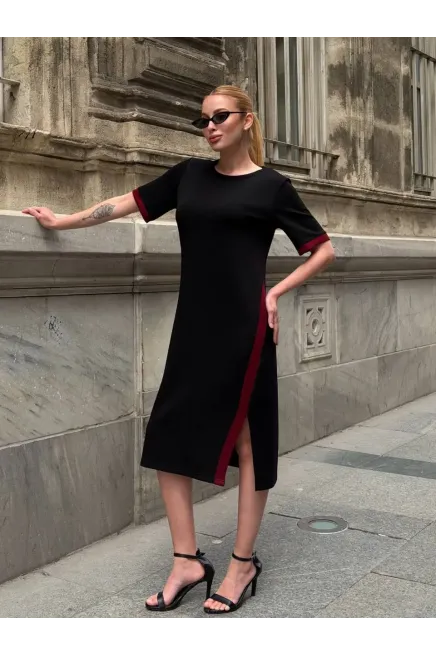 Siyah Kırmızı Şeritli Yırtmaç Detaylı Modal Elbise