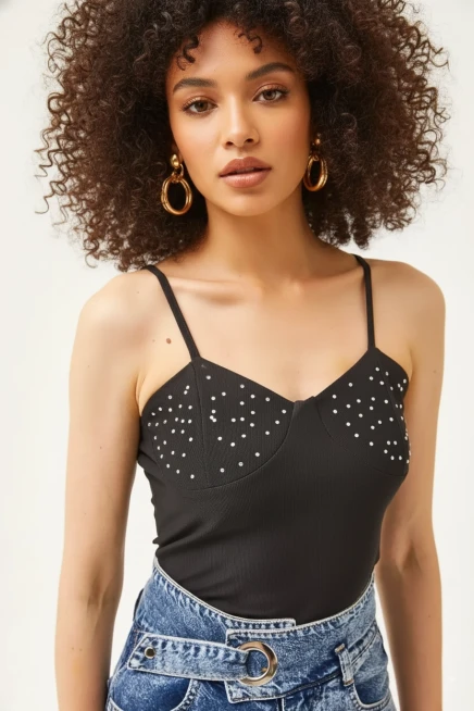Taş Detaylı Askılı Crop Bluz Siyah