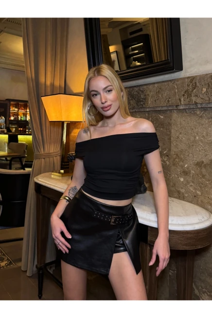 Yan Büzgülü İki Yönlü Giyilebilen Kısa Kollu Siyah Crop