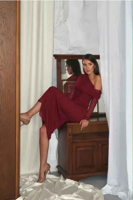 Tek Omuz Pelerin Detay Tül Elbise Bordo - 3